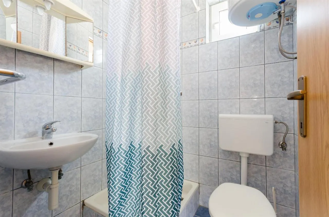 Apartments Ester Lopar