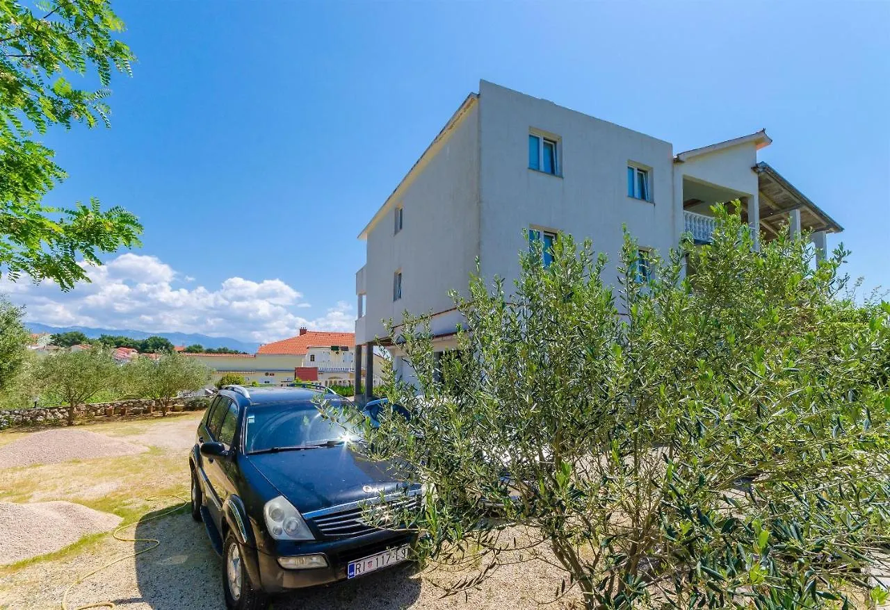 Apartments Ester Lopar Croatia