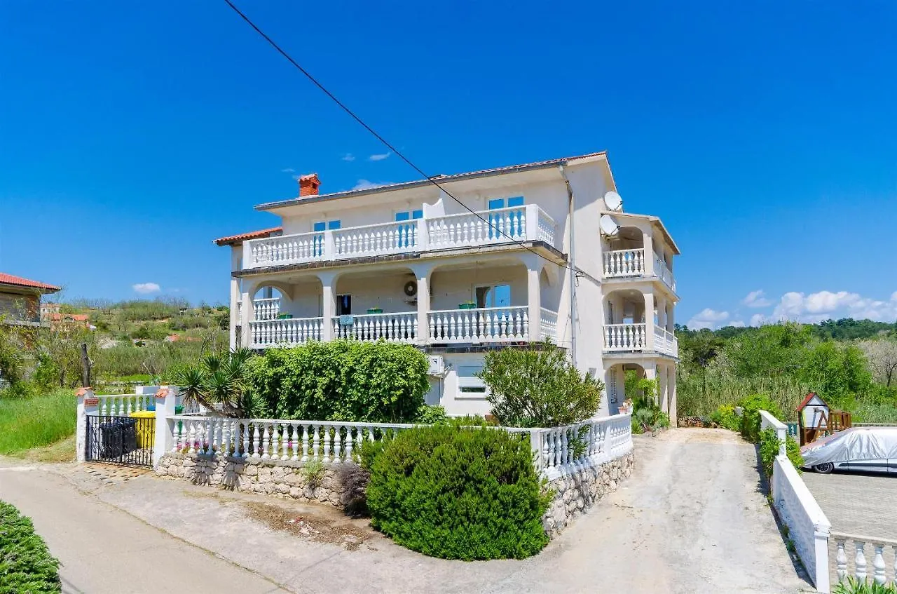 Apartments Ester Lopar