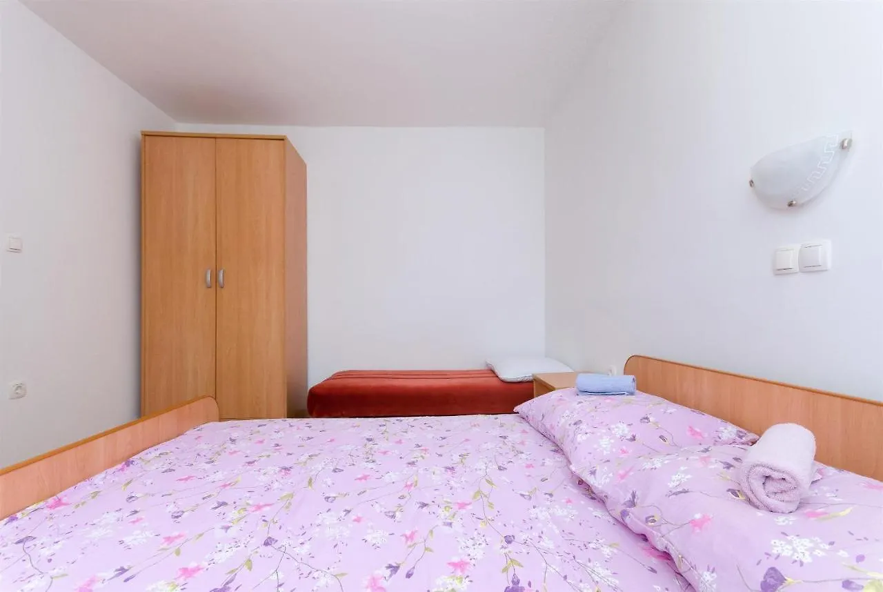 Apartments Ester Lopar Croatia