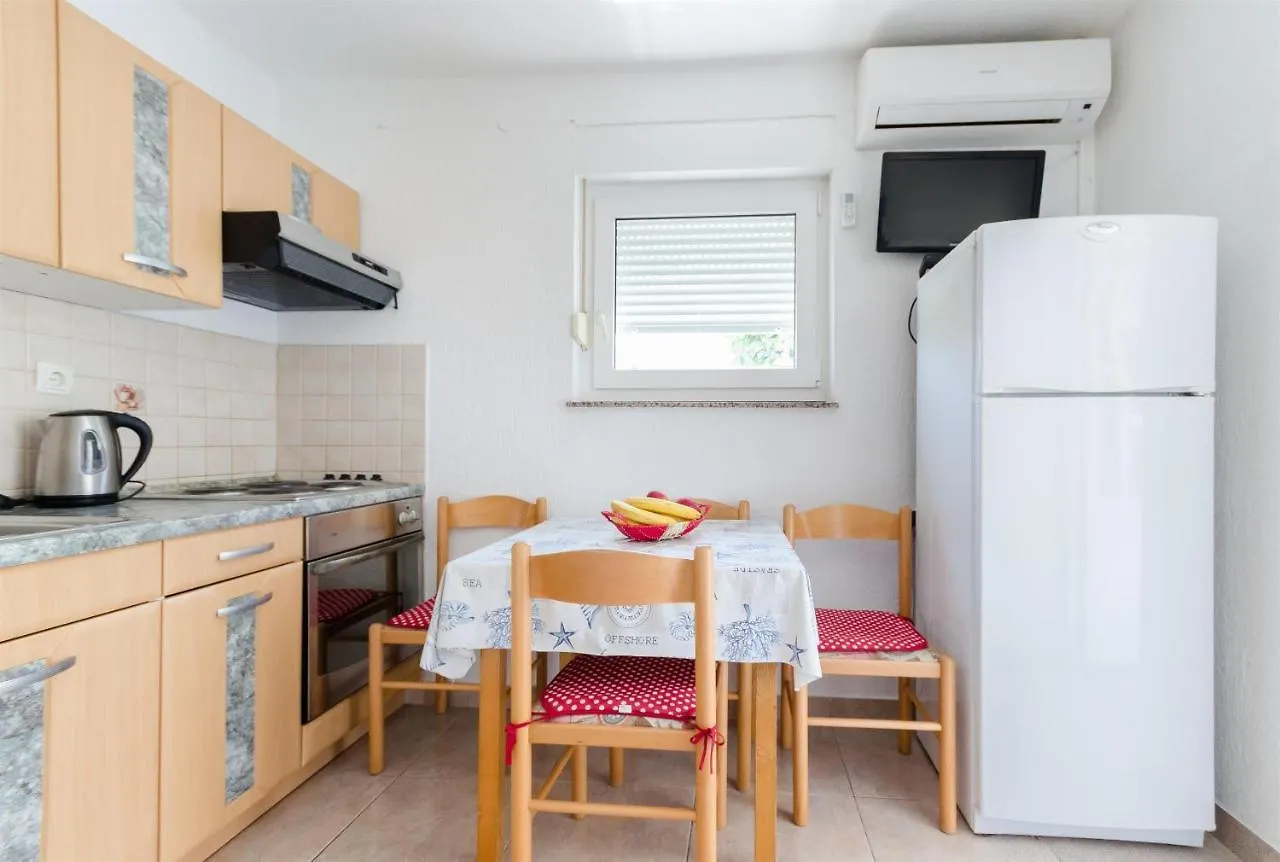 Apartments Ester Lopar Croatia