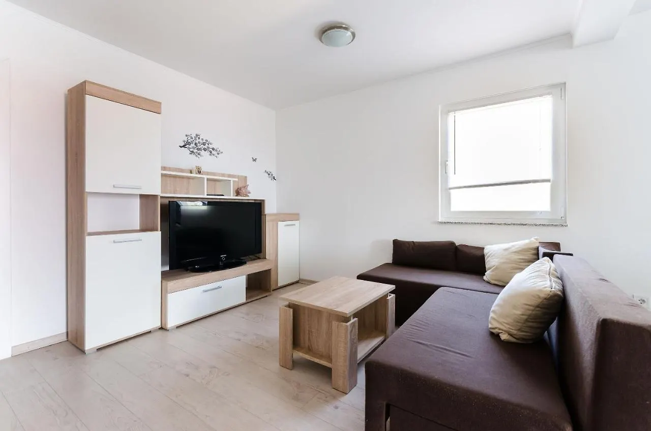 Apartments Ester Lopar