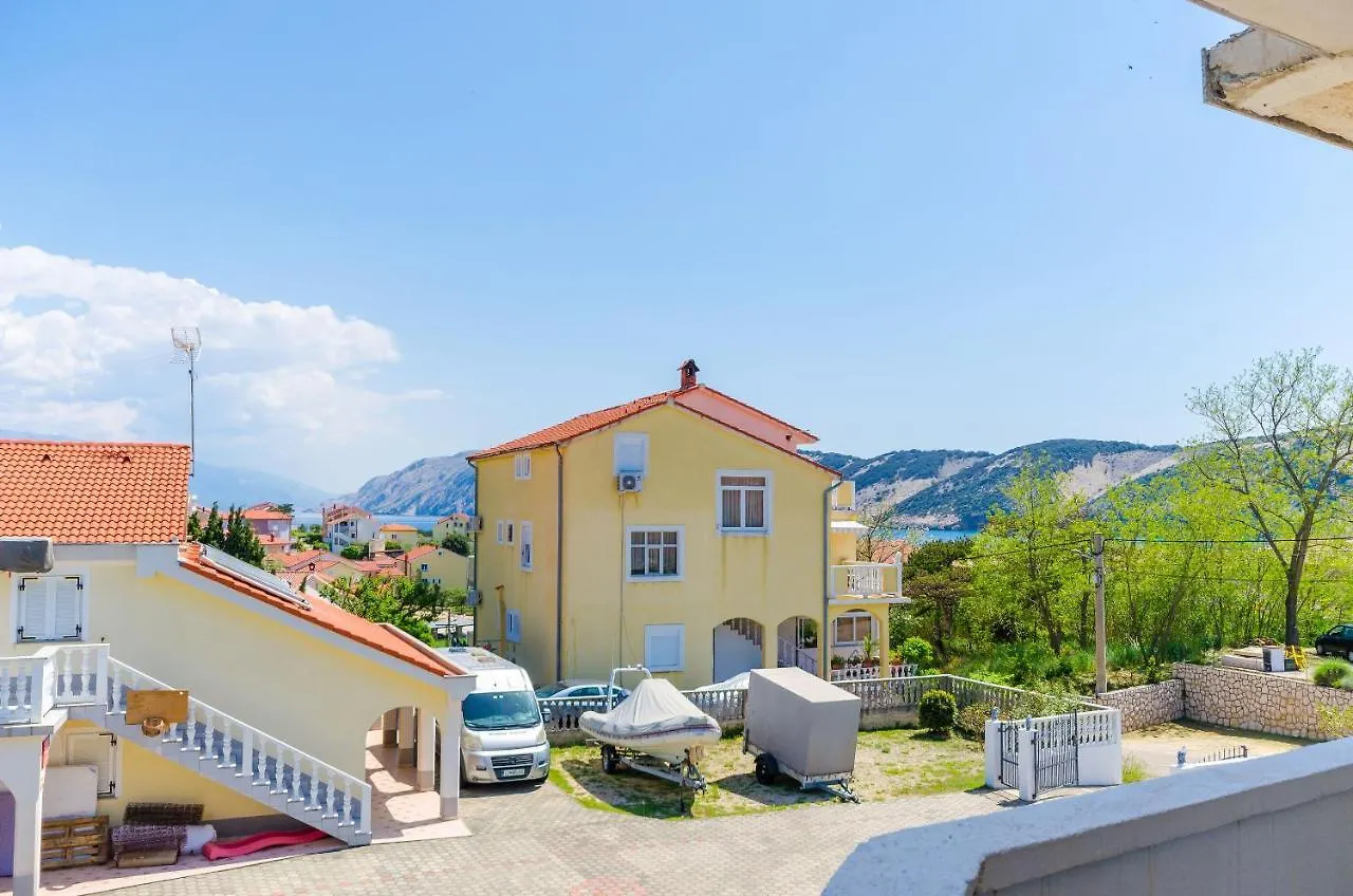 Apartments Ester Lopar