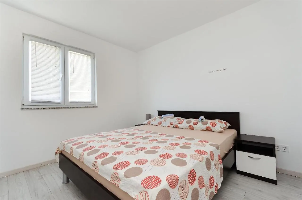 Apartments Ester Lopar Croatia