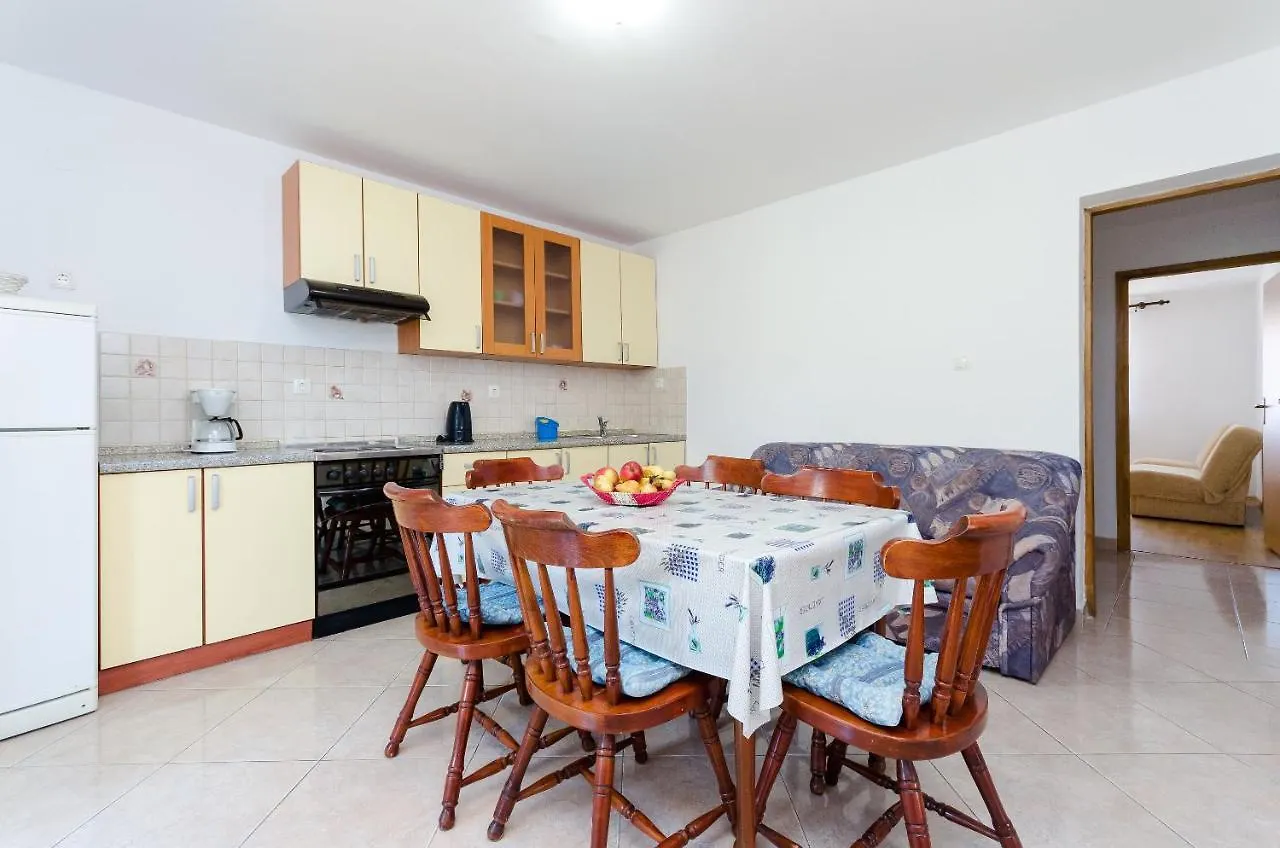 Apartments Ester Lopar Croatia